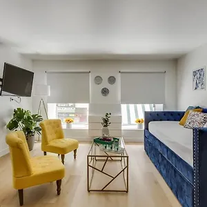  Appartement Modern French Country Studio Charm In The Canal Saint Martin 10th District